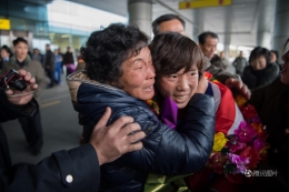 朝鲜女足连夺世界冠军举国欢腾万人空巷