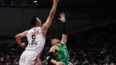 付豪爆砍38+12阿联18分 辽宁克广东豪取8连胜